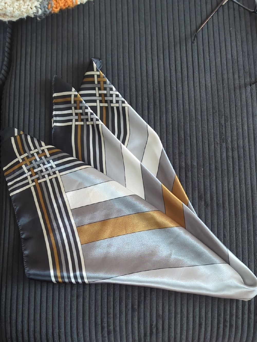 Elegant Grey Outfit -Top And Pants With Free Scarf Size S - Picture 9 of 9
